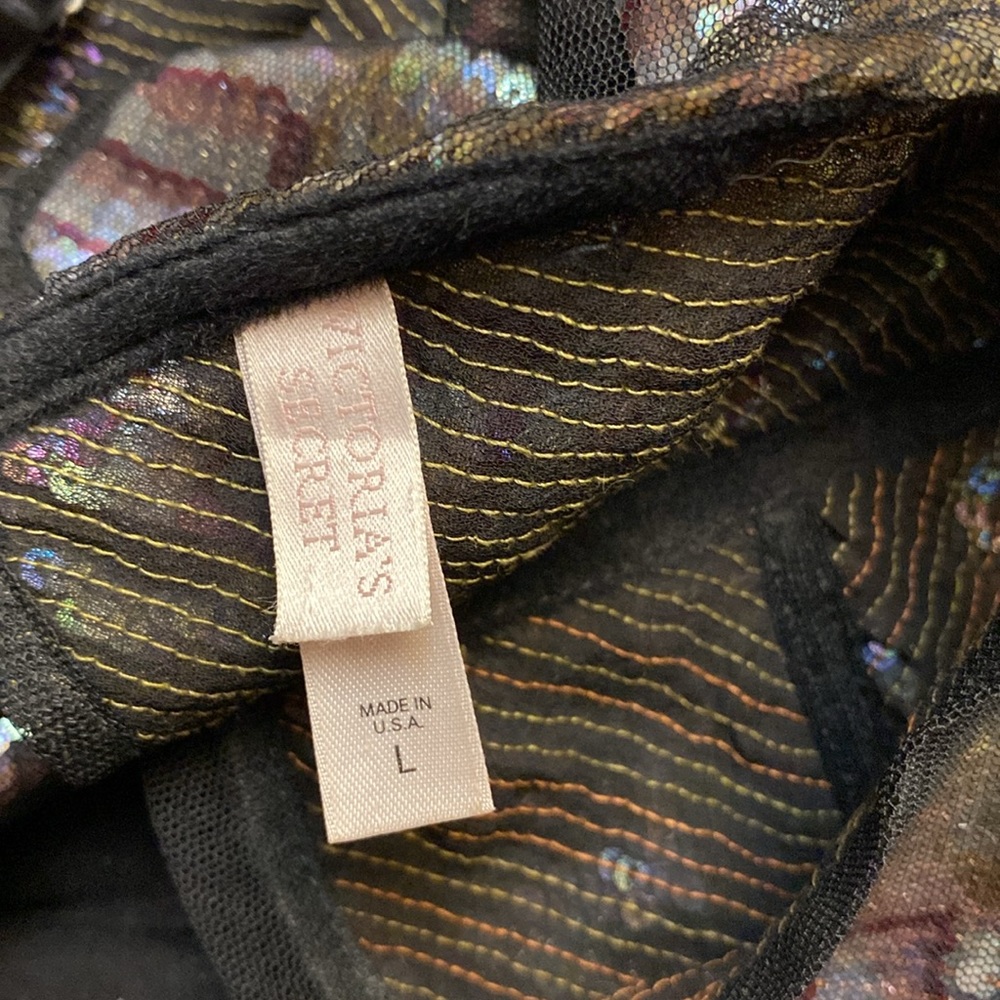 Victoria’s Secret - Picture 4 of 4